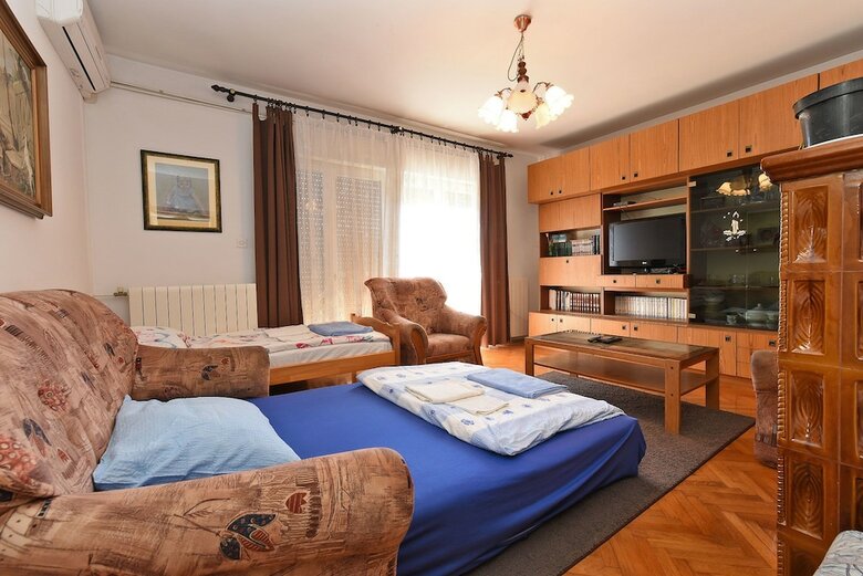 Apartment 74