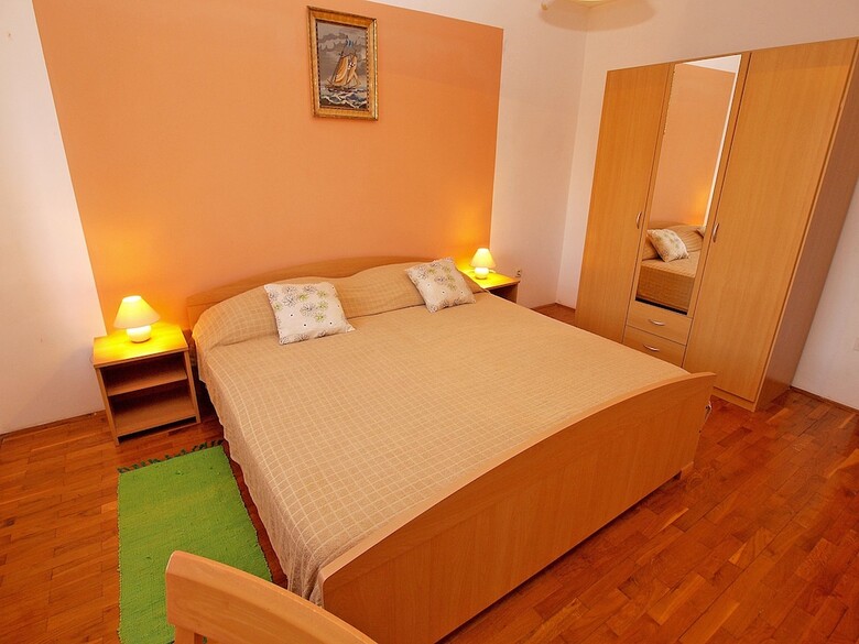 Apartment 70