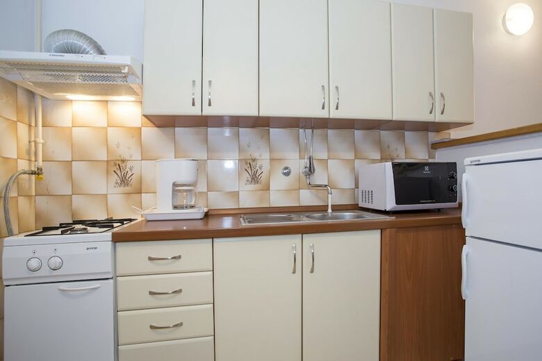 Apartment 34