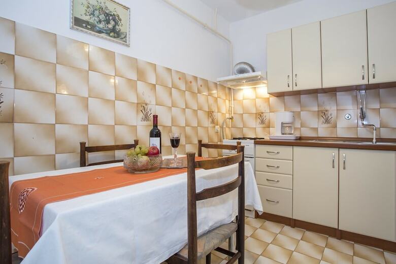 Apartment 34