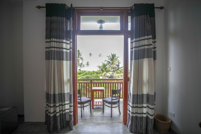 Hotel Yoho Samaraana
