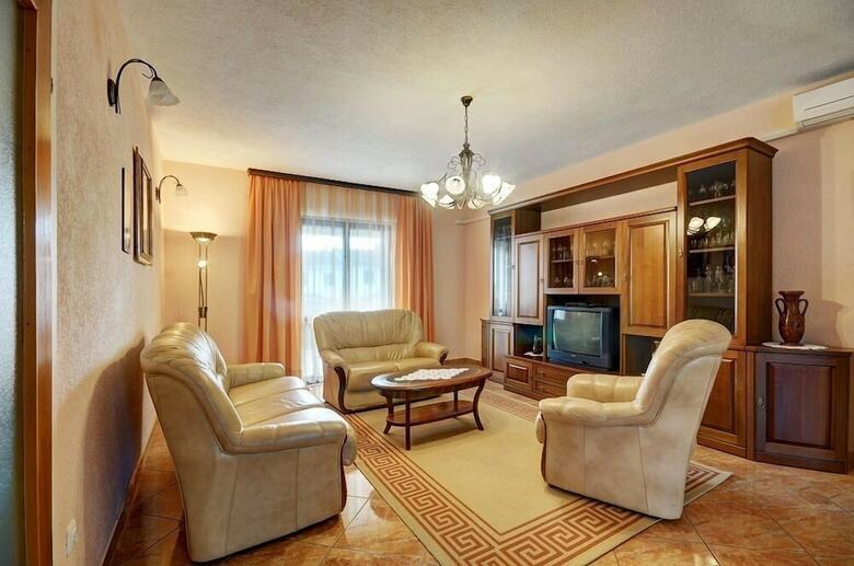 Apartment 43