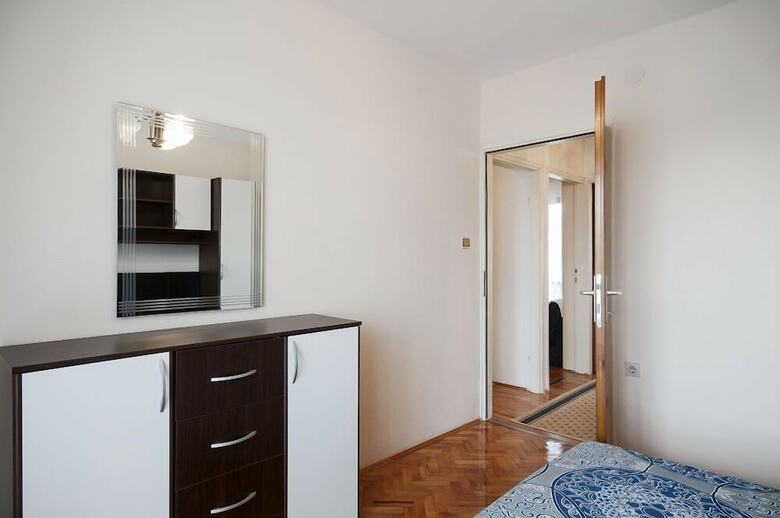 Apartment 43