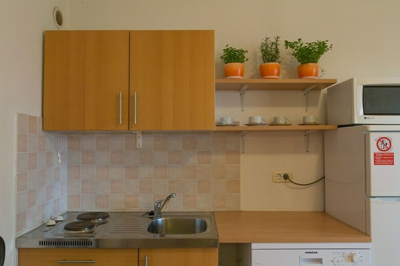 Apartment 21