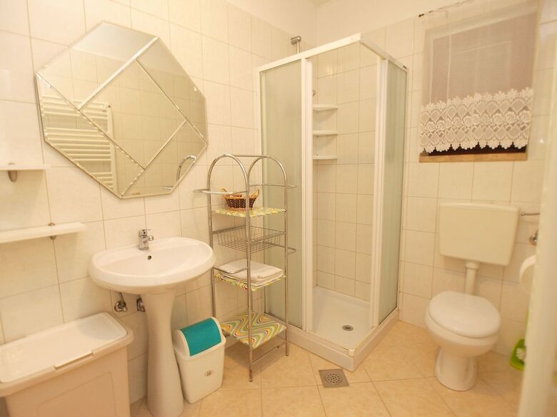 Apartment 21