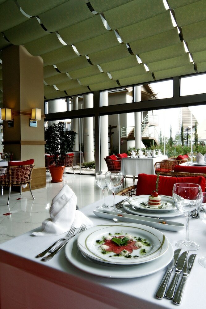 Limak Lara Deluxe Hotel & Resort
