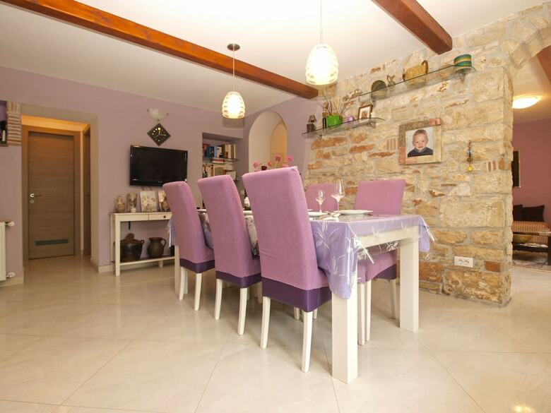 Apartment 64