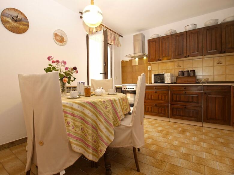 Apartment 64
