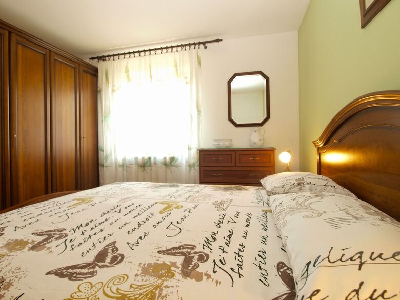 Apartment 64
