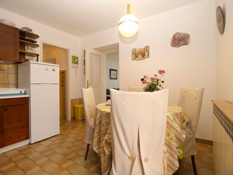 Apartment 64