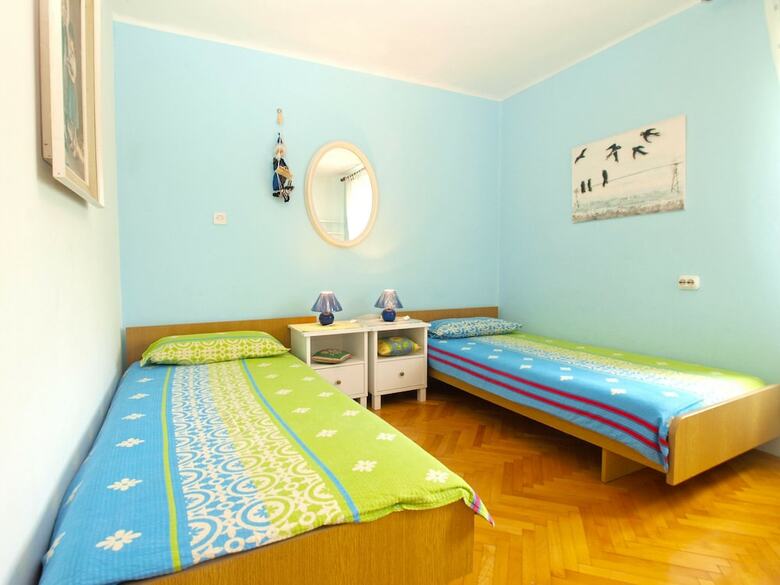 Apartment 64