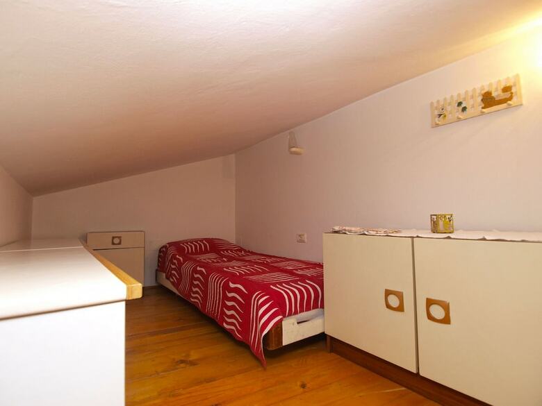 Apartment 64