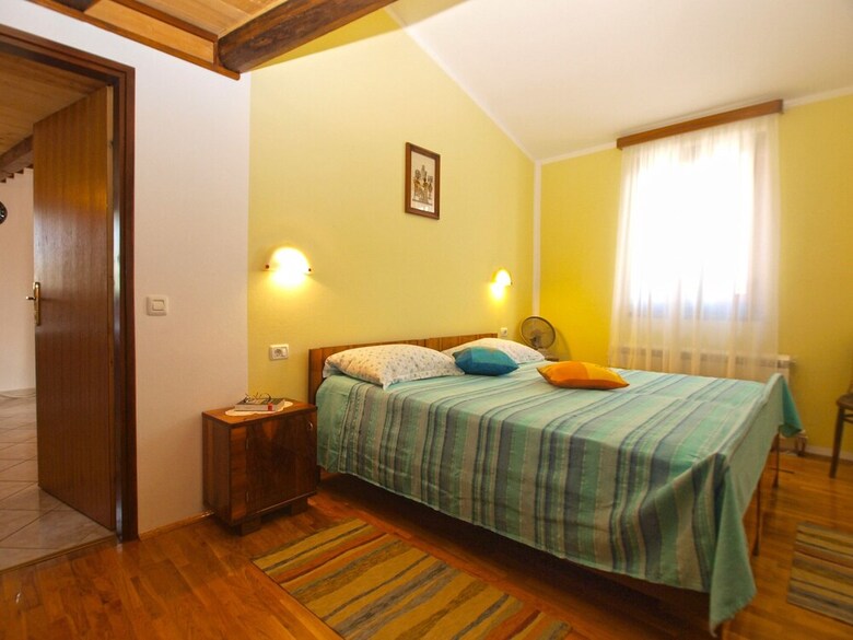 Apartment 64