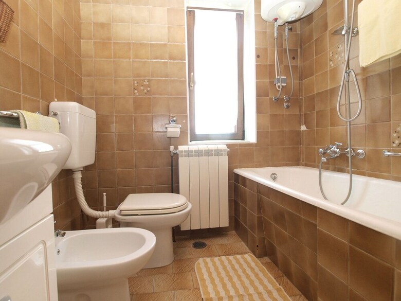 Apartment 64