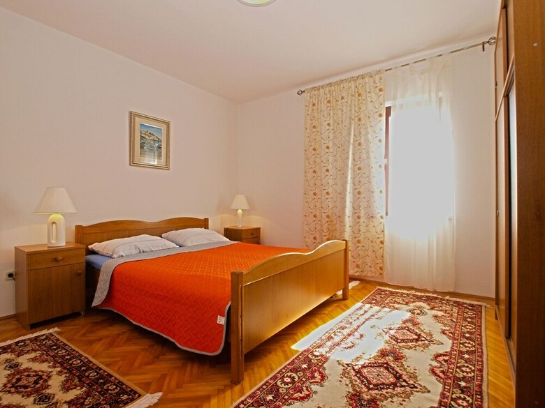 Apartment 39