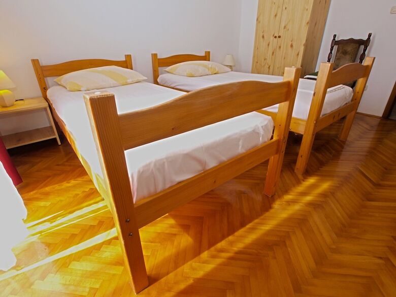 Apartment 39