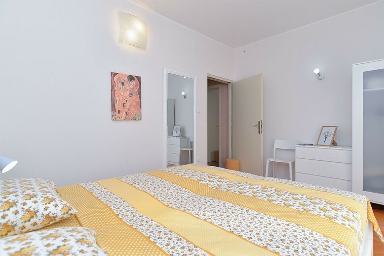 Apartment 38