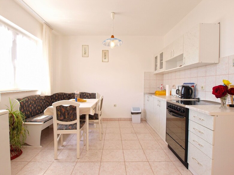 Apartment 72