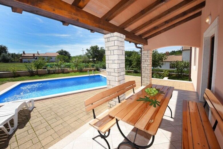Villa 377
