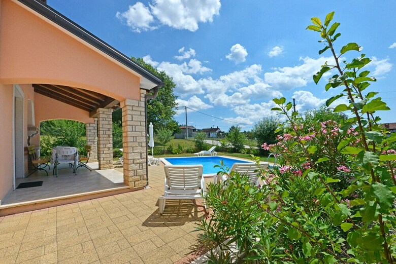 Villa 377