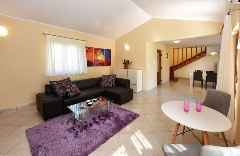 Villa 376