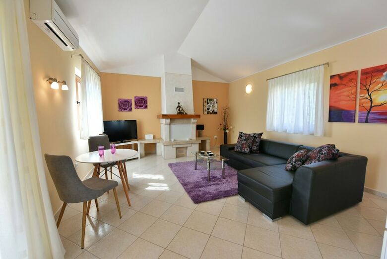 Villa 376