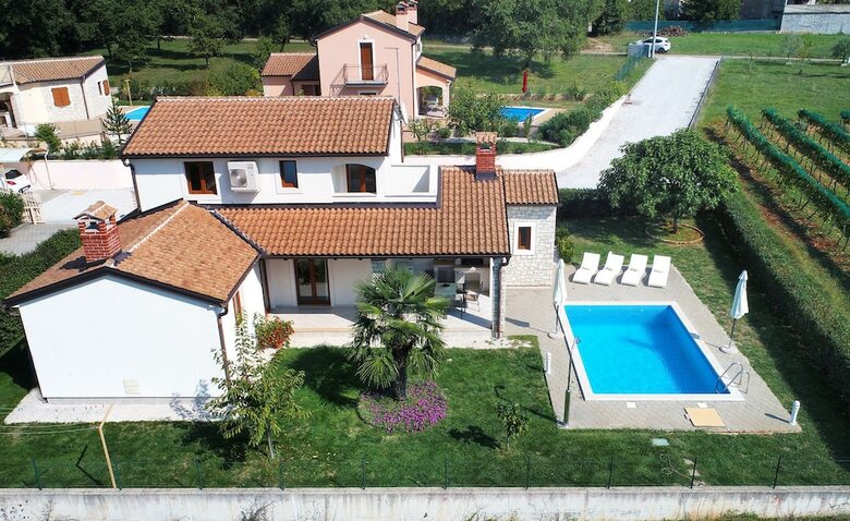 Villa 376