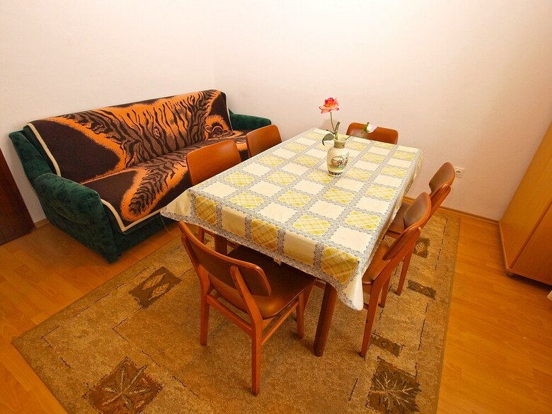 Apartment 359
