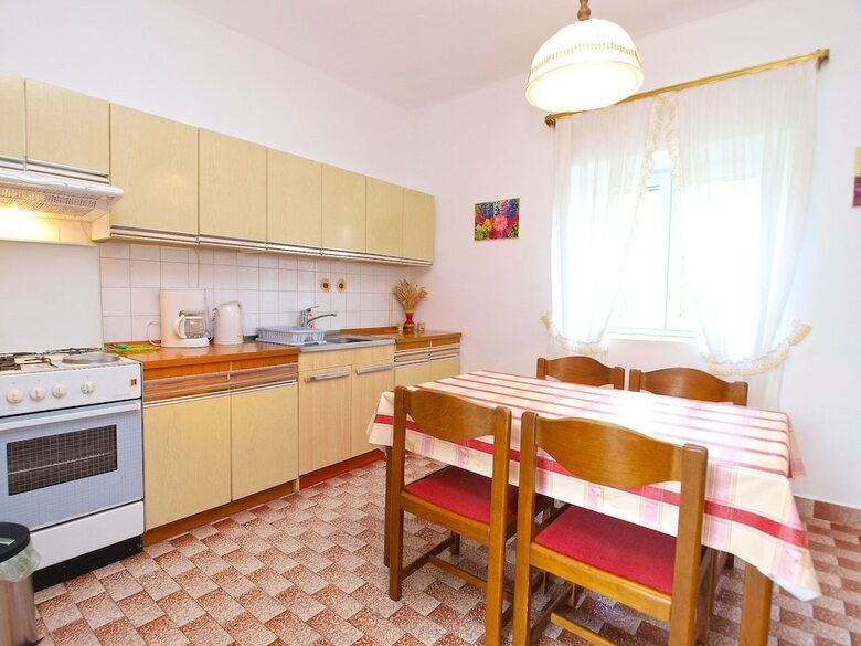House 385