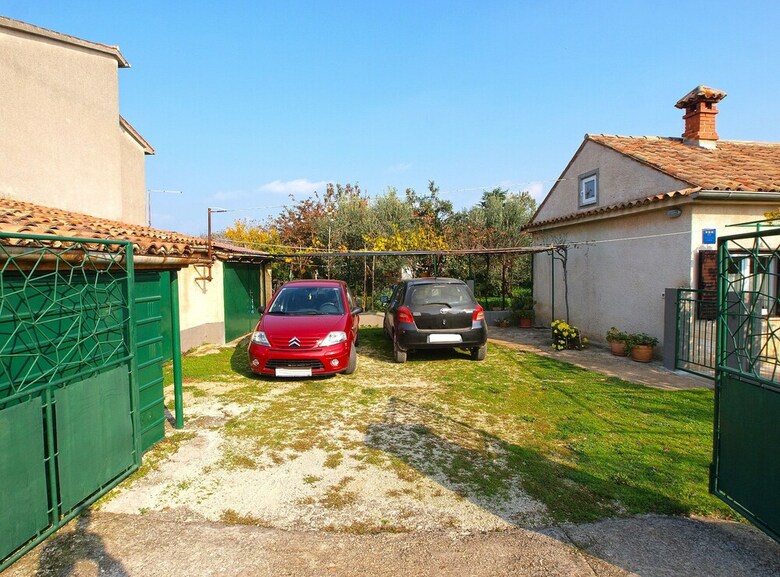 House 385