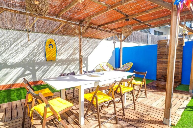 Apartamentos The Beach House Paradise