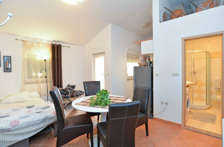 Apartment 258