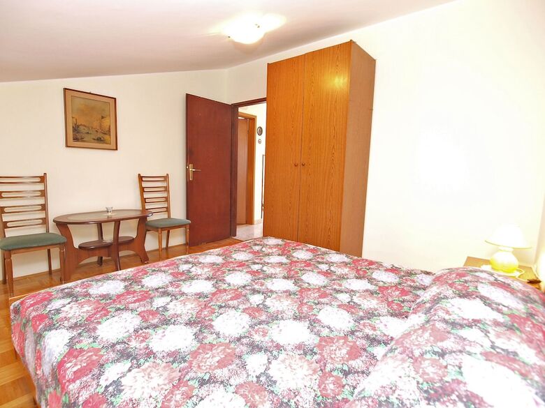 Apartment 250