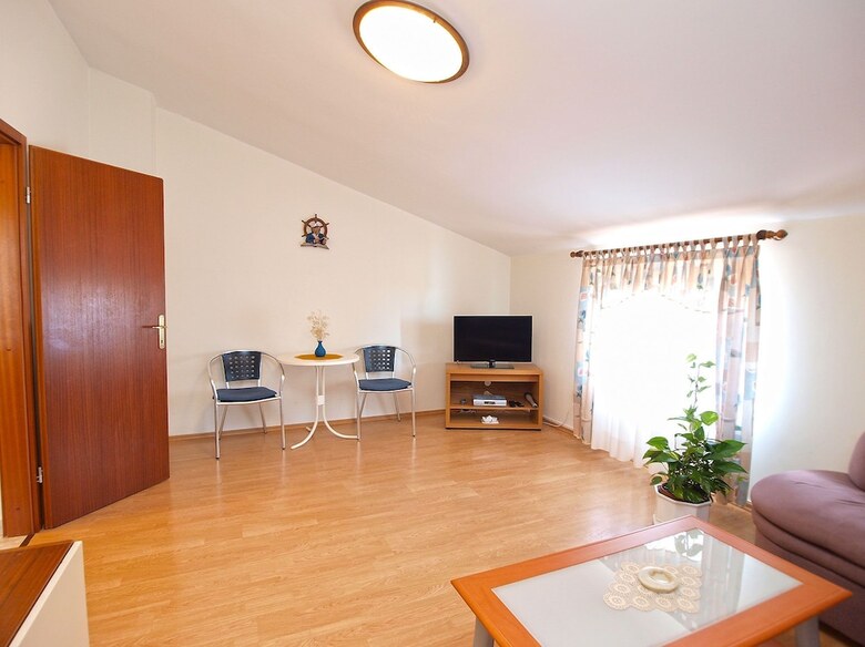 Apartment 250