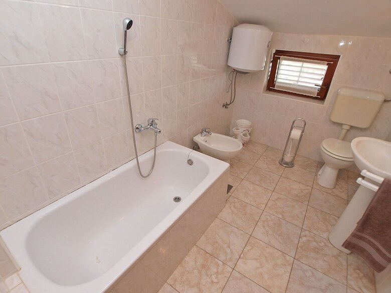 Apartment 250