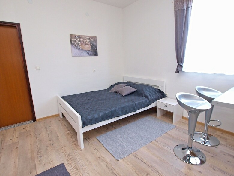 Apartment 589