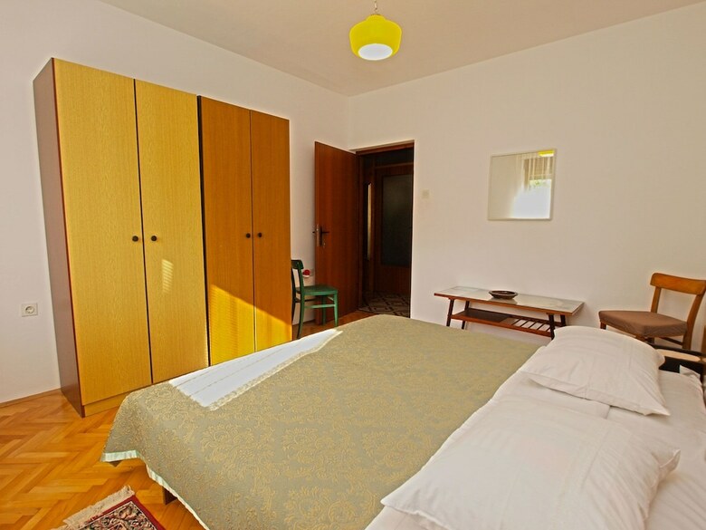 Apartment 390