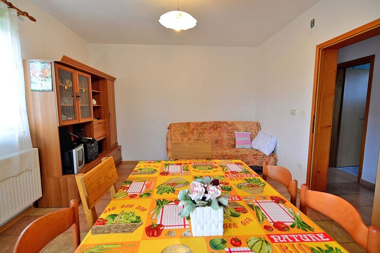 Apartment 517