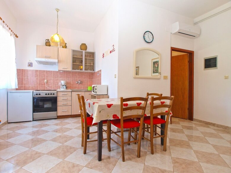 Apartment 539