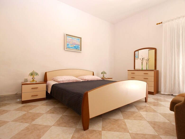 Apartment 539