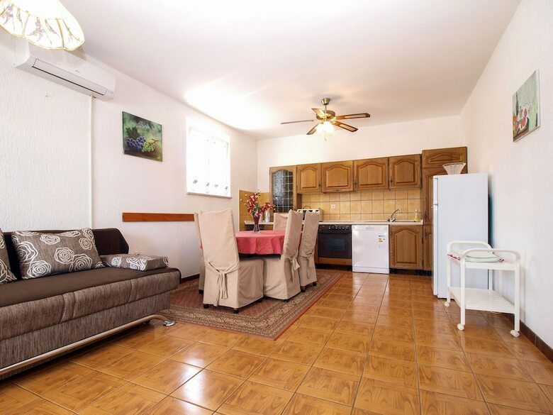 Apartment 692