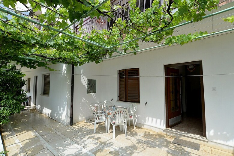Apartment 650