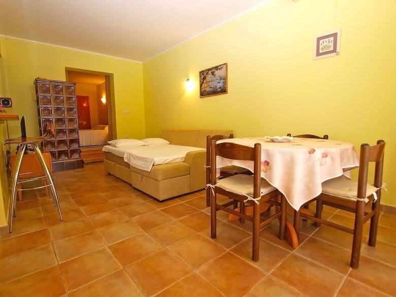 Apartment 389