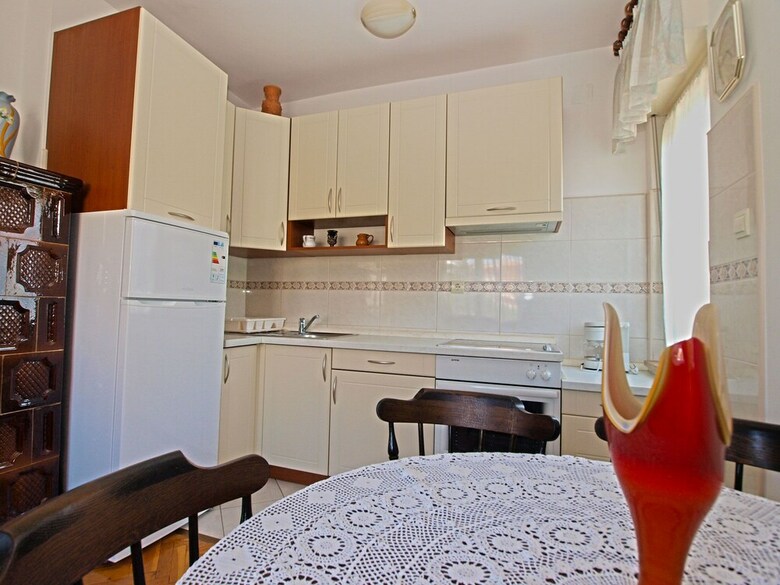 Apartment 613