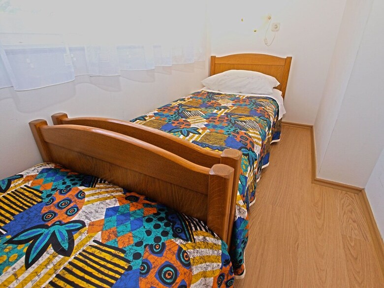 Apartment 613