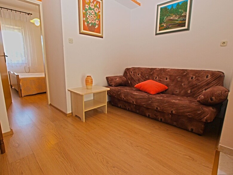 Apartment 613