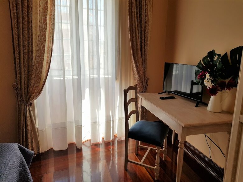 Hotel Allons-y Guesthouse