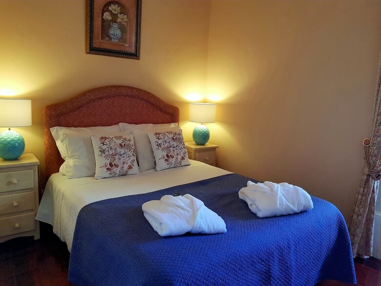 Hotel Allons-y Guesthouse