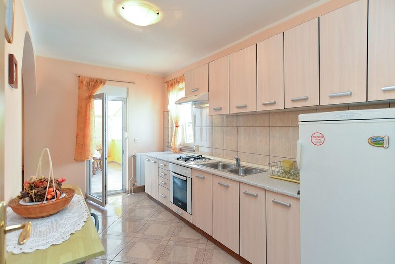 Apartment 436