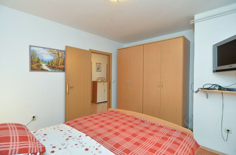 Apartment 436